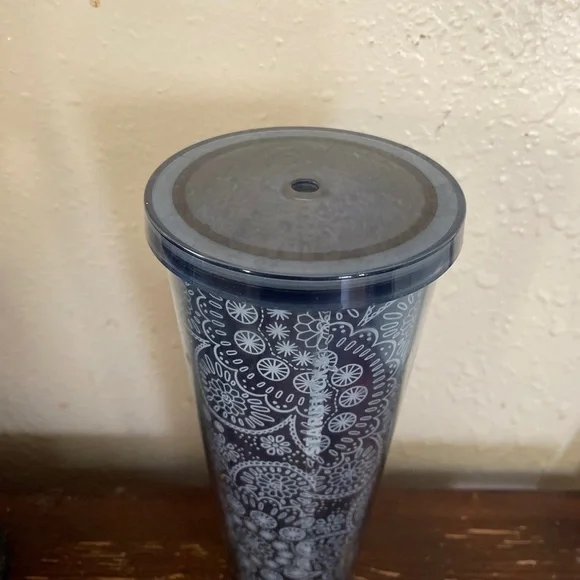 Starbucks 2019 24oz Acrylic Blue & White Paisley Cold Cup Tumbler